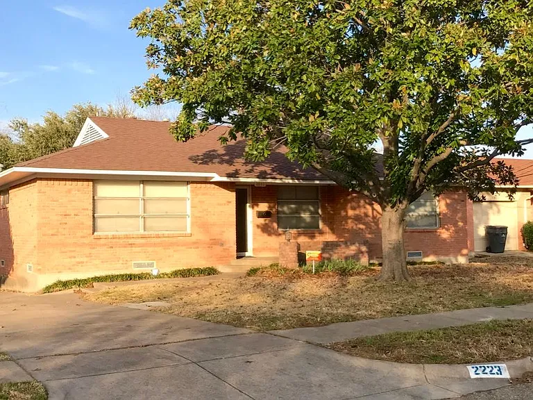 2223 Healey Dr — Photo 2