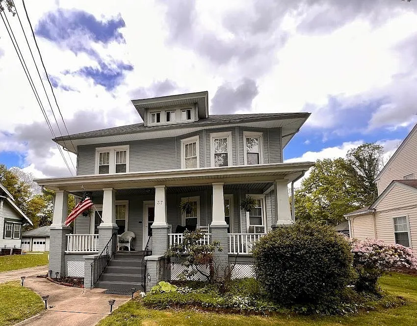 37 Columbia Ave — Photo 2