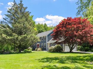 22 Ponnakin Hill Rd, Charlton, MA 01507