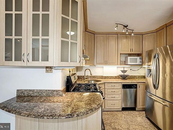 4th image of 1021 Arlington Blvd APT 543