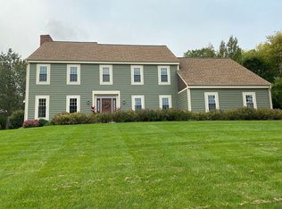 W317N403 Huckleberry Way, Delafield, WI 53018