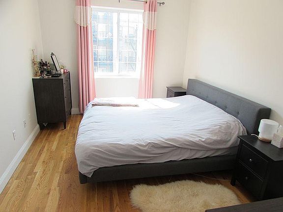 5th image of 224 Willow Ave #7