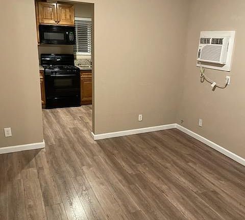 2nd image of 708 W 9th St #710