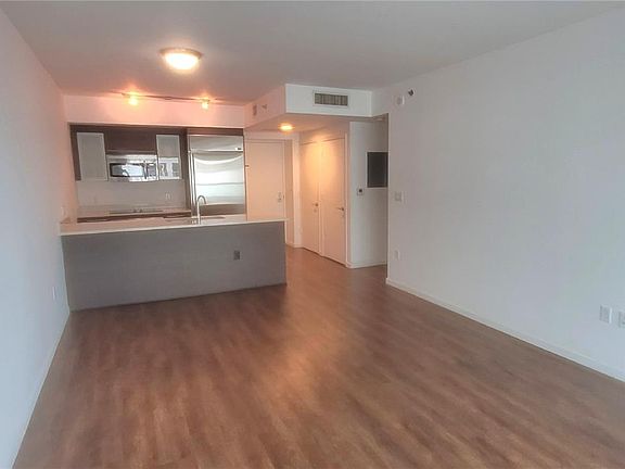 3rd image of 500 Brickell Ave APT 3706