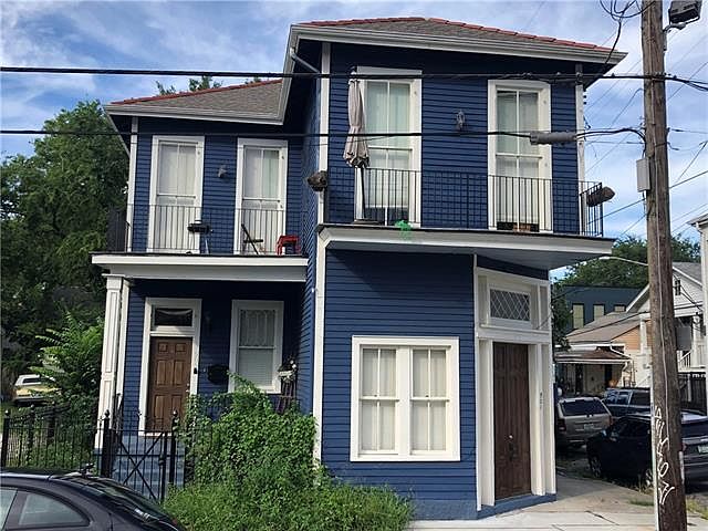 1st image of 903 Jackson Ave