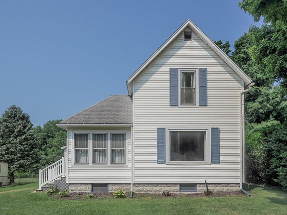 791 River St-101