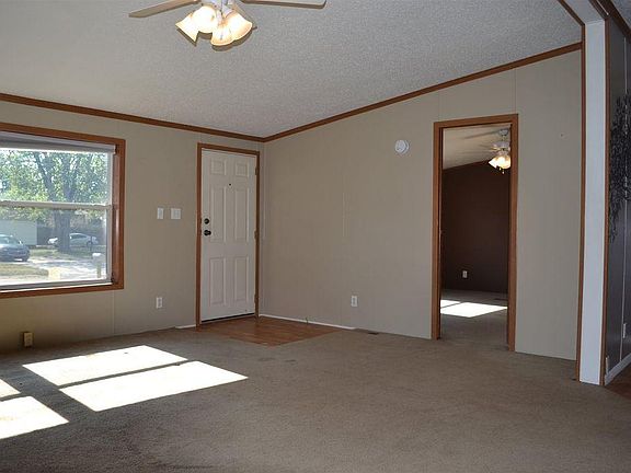 4th image of 502 Indiana St