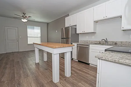 3311 Heritage Ln — Photo 6