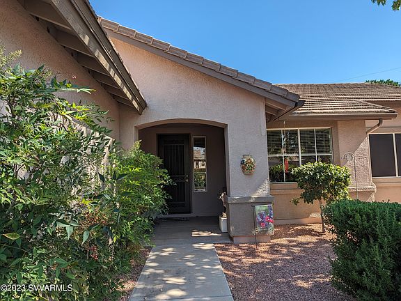 3rd image of 1900 W Desert Willow Drive