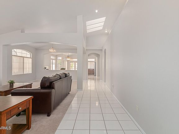 5th image of 182 W LOS ARBOLES Drive