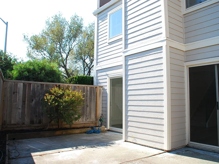 71 Prince Royal Dr — Photo 13
