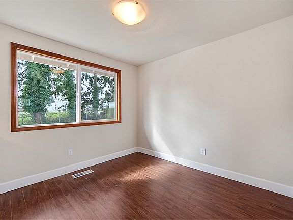4th image of 12517 NE 154th St