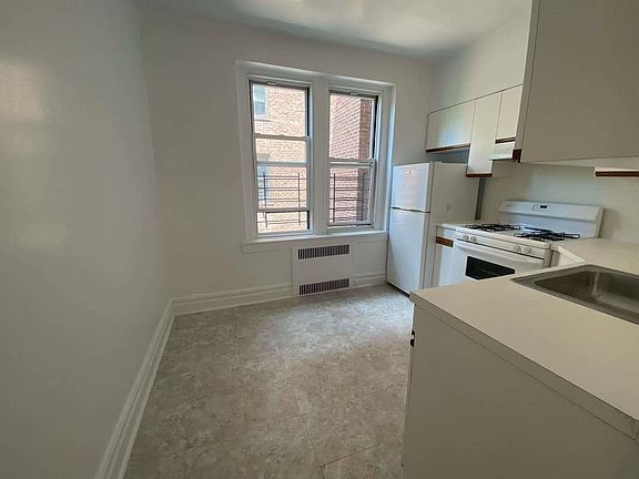 4th image of 62-82 Saunders St #4J