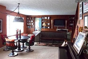 3rd image of 33177 Lake Rd