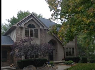 917 56th St, West Des Moines, IA 50266