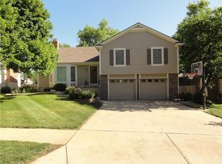 13312 W 112th Ter, Overland Park, KS 66210