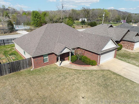 3rd image of 7971 Patriot Ln