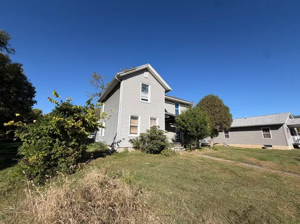 510 W 11th St, Davenport, IA 52803