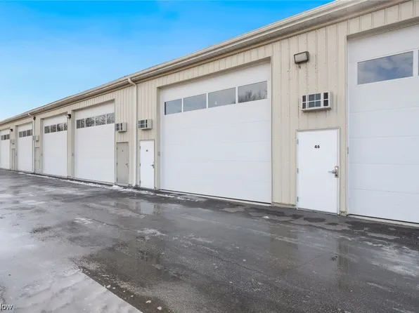 1049 Center Rd Unit 48, Avon, OH 44011