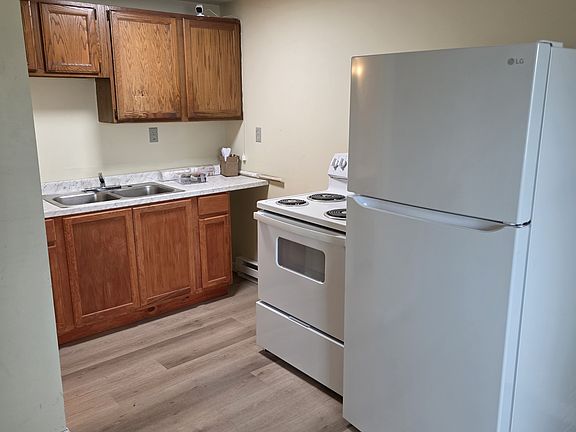 4th image of 200 S Main St APT 1N