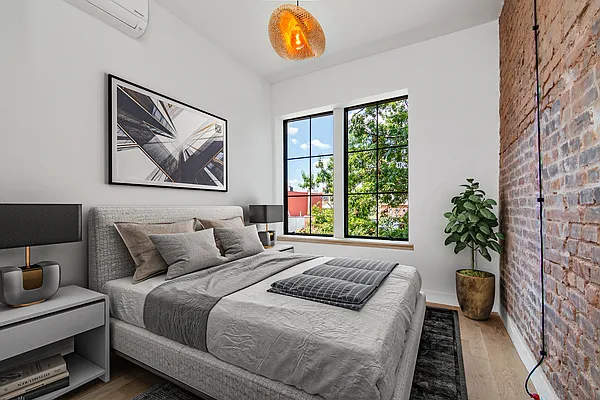 Rented by REAL New York | media 7