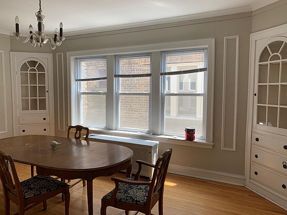 3rd image of 6130 N Rockwell St #3A