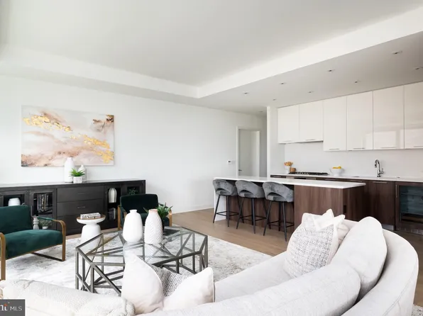 1650 Silver Hill Dr #1302, McLean, VA 22102