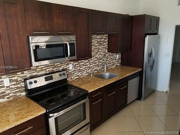 2nd image of 18041 Biscayne Blvd Ph 04