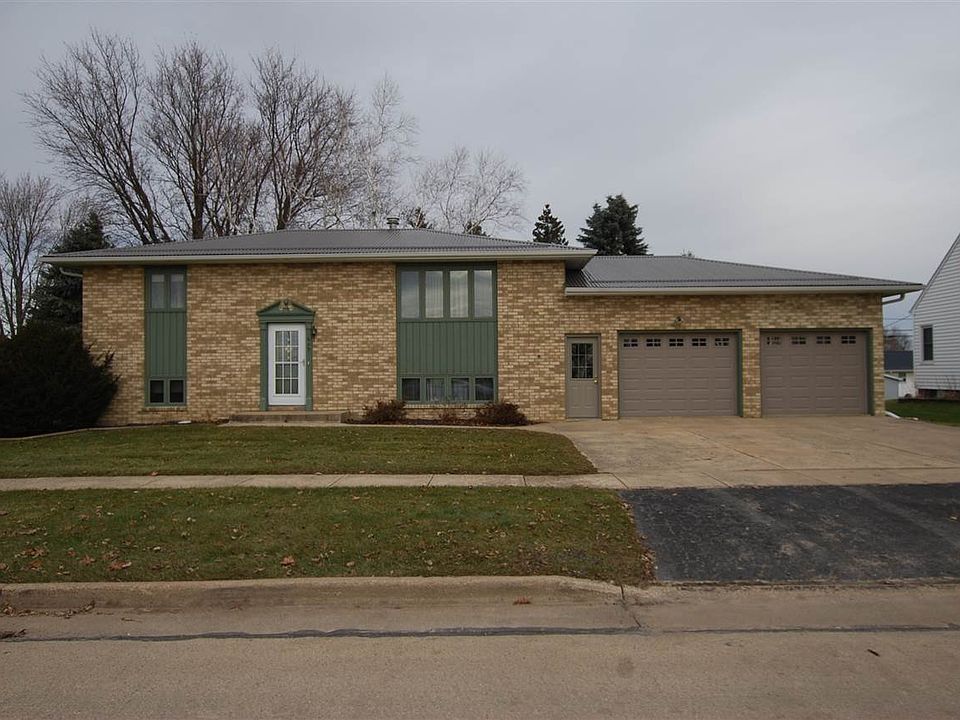 1st image of 509 1st Ave W