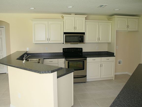 3rd image of 44 Wood Cedar Dr