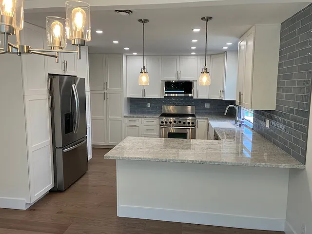 4 bed, 2.5 bath, 2316 sqft, $8,000 — Photo 3