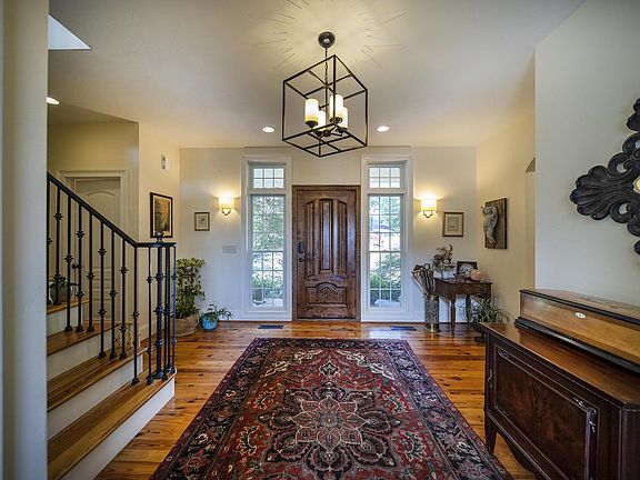 3rd image of 1088 Longview Estates Dr