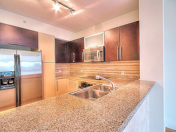 5th image of 500 NE 29th St APT 805