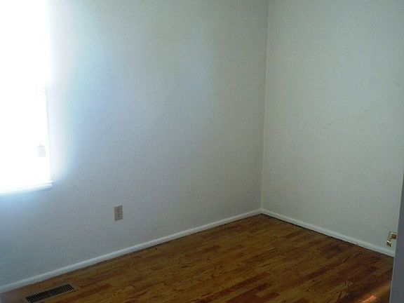5th image of 7212 S Warner St
