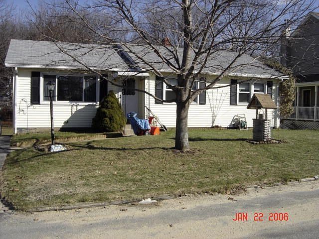 190 Leamy St