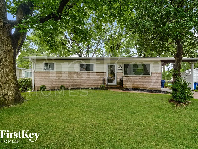 400 Humes Ln — Photo 1
