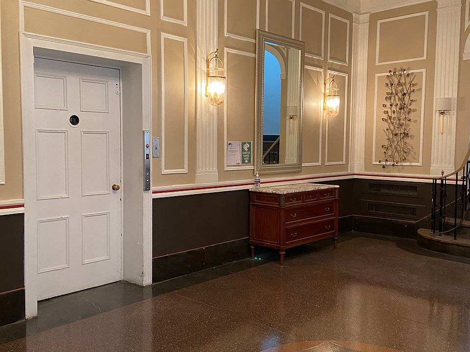 2nd image of 36 Clinton Pl #3E