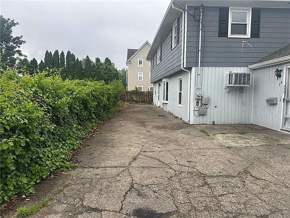 3rd image of 39 Locust St
