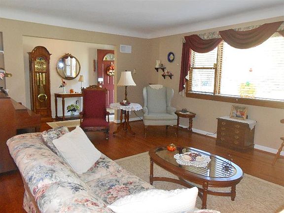 5th image of 2643 Mount Airy Ave