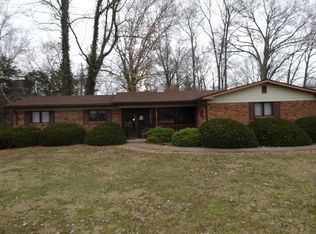526 W Lindsey Ct, West Terre Haute, IN 47885
