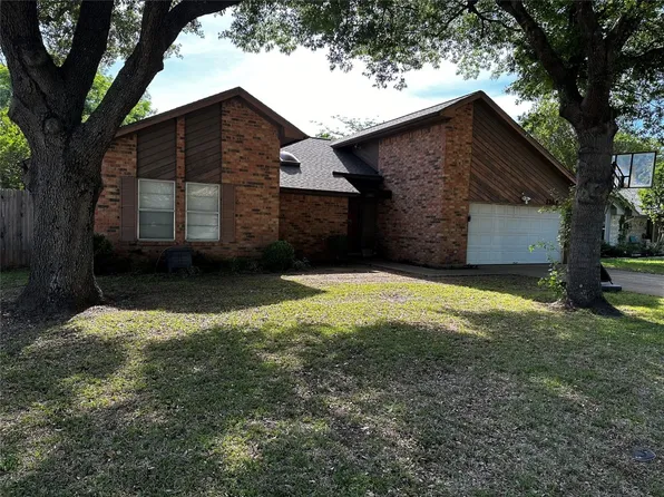 1307 Brookfield Ln, Mansfield, TX 76063