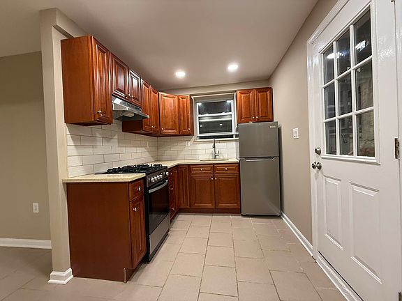2nd image of 75-15 Ditmars Blvd #1B