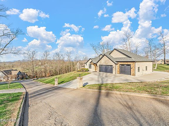 5th image of 105 Top Sail Ct
