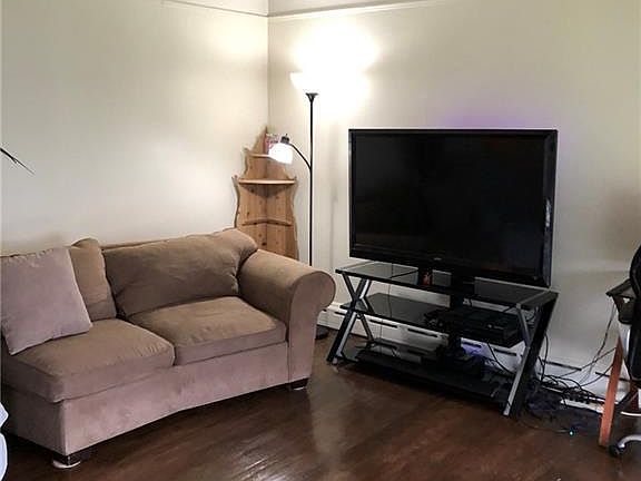 4th image of 6433 Lawnwood Ave