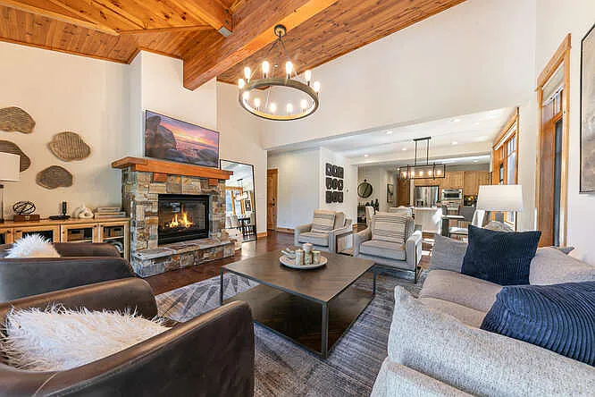 10236 Valmont Trl — Photo 6