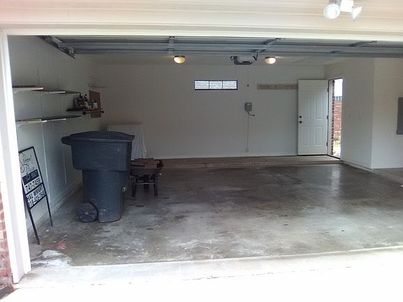 2nd image of 412 Grand Oaks Dr