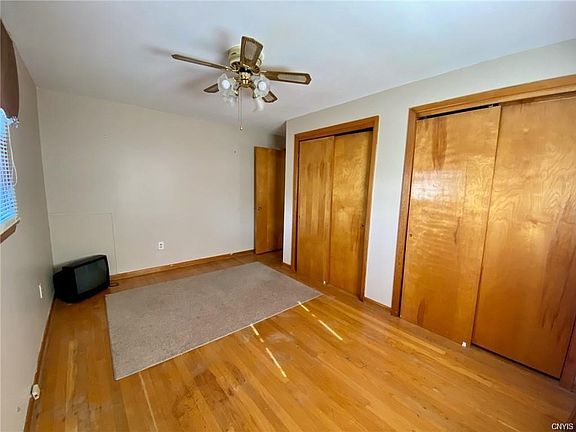 3rd image of 114 Boyden St