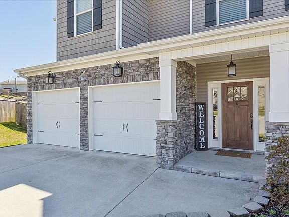 3rd image of 7518 Hedge Rose Ln