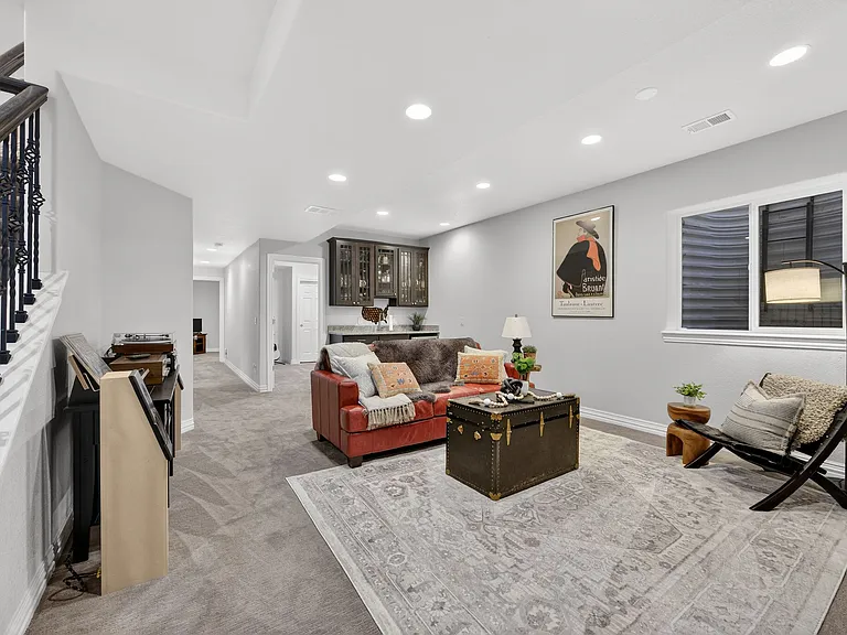 2933 Lawrence St — Photo 34