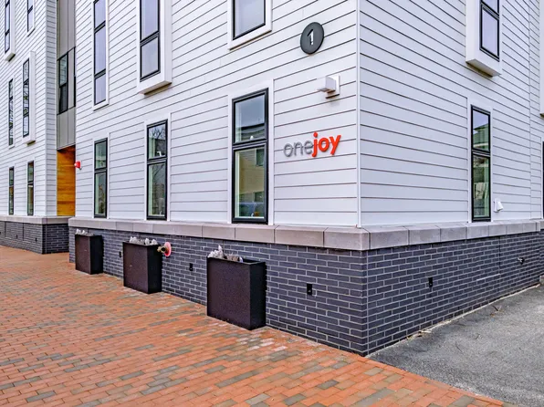 1 Joy Place #2D, Portland, ME 04102